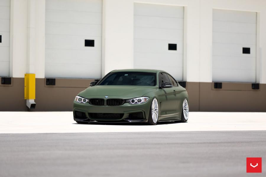  BMW M4 Coupe on Vossen Wheels (VFS4) 2017 года  (фото 20 из 46)